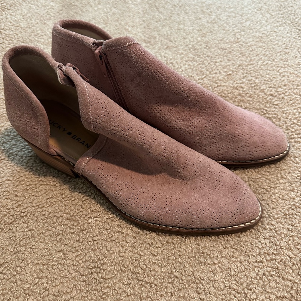 Lucky Brand Mauve Suede Ankle Boots
